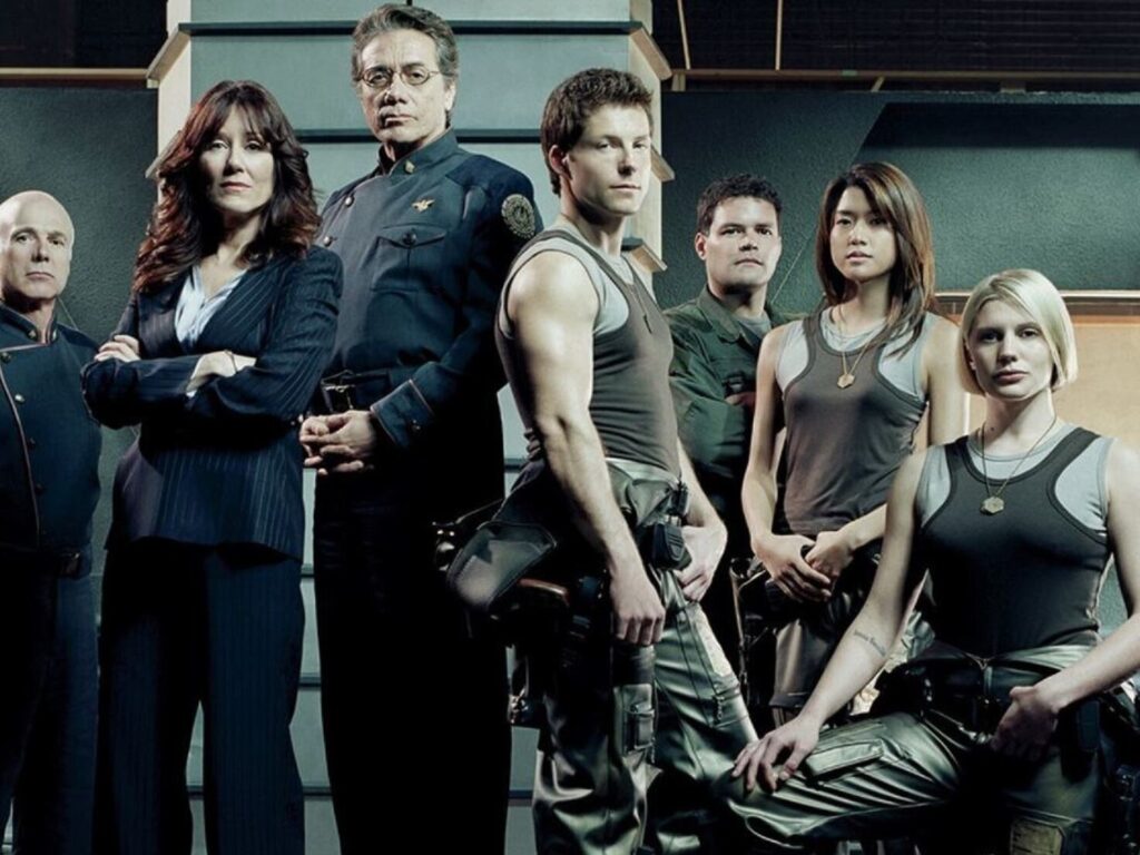 Foto promocional do elenco de Battlestar Galactica.