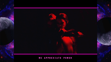 Grimes e HANA no vídeo de We Appreciate Power.