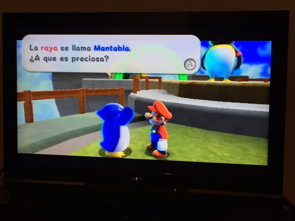 El pingüino le dice a Mario: "La raya se llama Mantabla. ¿A que es preciosa?".